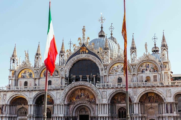 San Marco Essentials: Private Walking Tour and Classic Gondola Ride in Venice photo 3