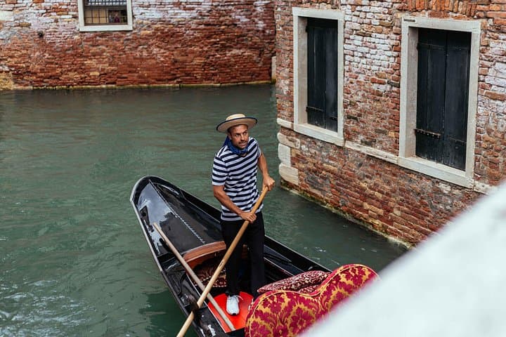 San Marco Essentials: Private Walking Tour and Classic Gondola Ride in Venice photo 4