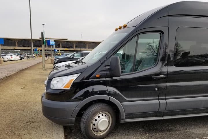 Private EWR Airport Transfer to Manhattan Hotels — Hourly Pickups (6 AM–9 PM) photo 3