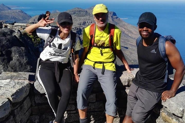 India Venster Hike: Morning Ascent on Table Mountain with Big Views