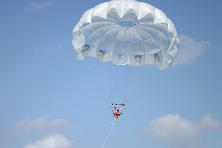 Parasailing in Cabo San Lucas: Soar Above El Arco and Medano Beach photo 3