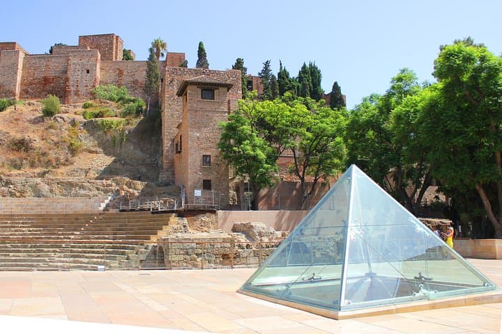 Private Málaga Walking Tour: Alcazaba, Picasso & Cathedral in 2 Hours photo 4