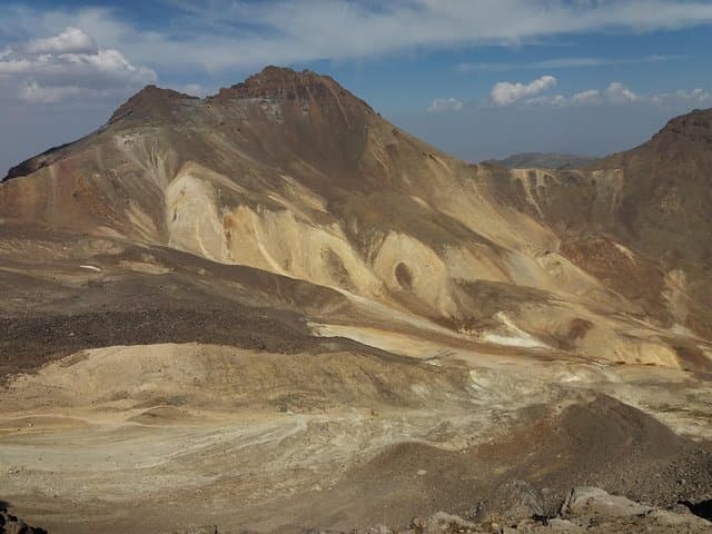 Jeep-Hike to Aragats Mountain: Lake Kari & Amberd Day Trip from Yerevan photo 3