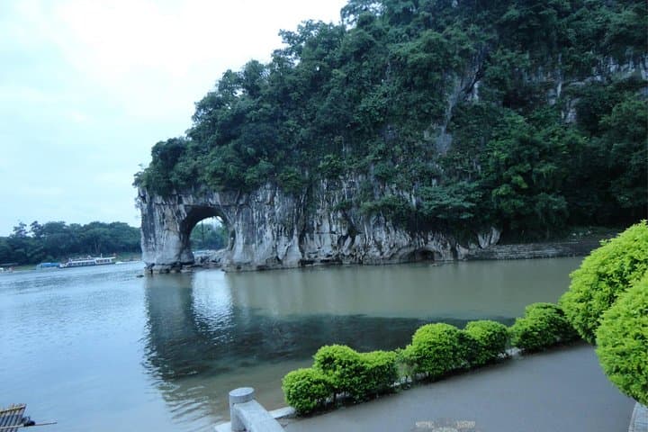 Guilin in One Day: Fly from Shanghai to See Li River, Reed Flute Cave & Elephant Hill photo 2