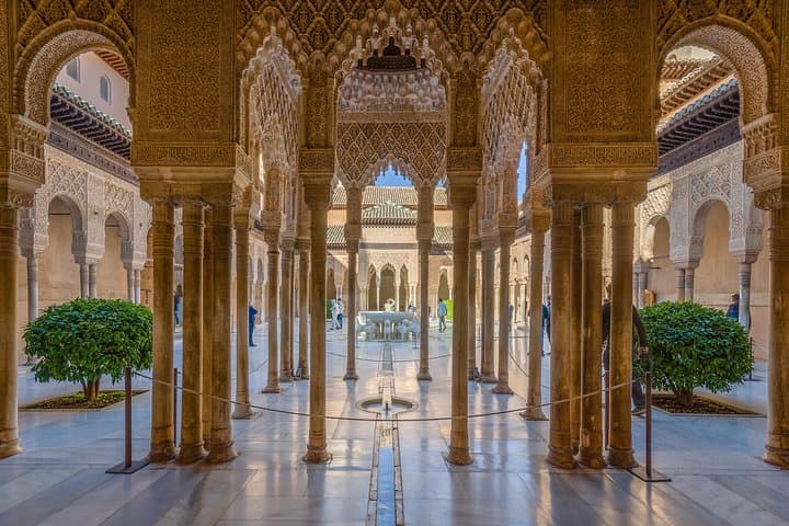 Private Alhambra and Granada Tour from Málaga or Marbella photo 3