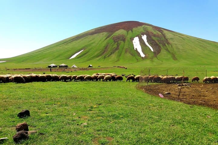 Jeeping and Summit Trek: Azhdahak Mountain Day Tour from Yerevan photo 3