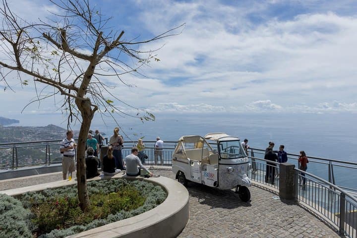Private Cabo Girão Tour: Glass Skywalk & Câmara de Lobos Drive photo 4