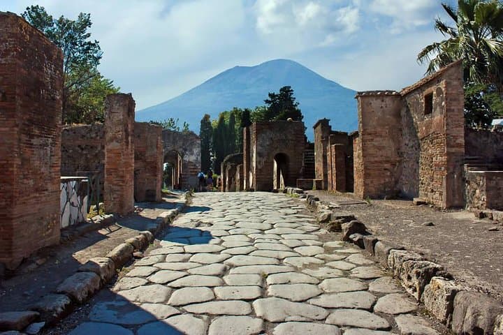 Full-Day Pompeii, Sorrento & Positano Private Shore Excursion from Naples photo 3