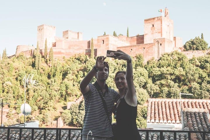 Golden Hour in Granada: Albayzín & Sacromonte Sunset Walking Tour
