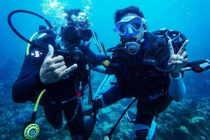 Introductory Scuba in Mauritius: Try Your First Bubbles on a Resort Course