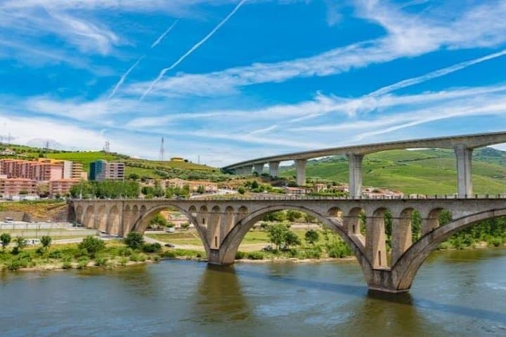 Douro Valley Day Cruise from Porto to Pinhão — Breakfast, Lunch & Wine Tasting photo 4