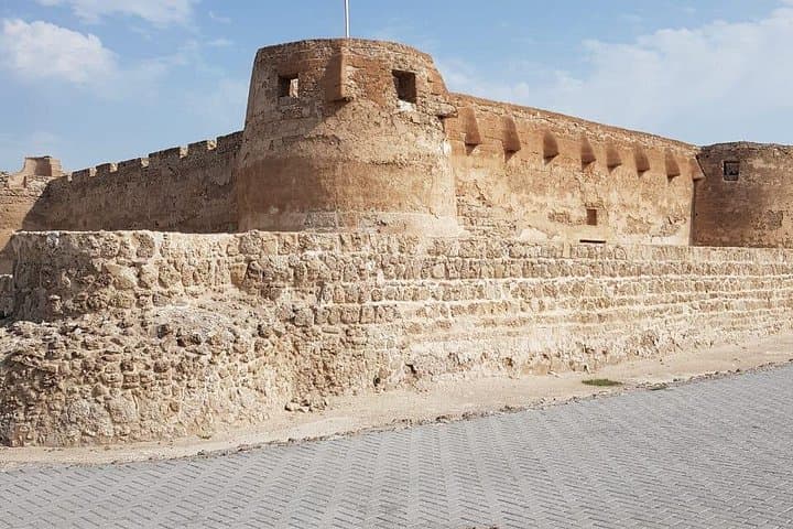 Private Muharraq Shore Excursion: 4x4 Cultural Jeep Tour with Traditional Bahraini Lunch photo 2