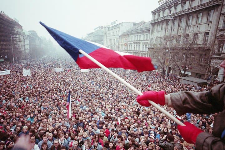 Prague World War II and Communism Walking Tour: Sites, Stories & Practical Tips