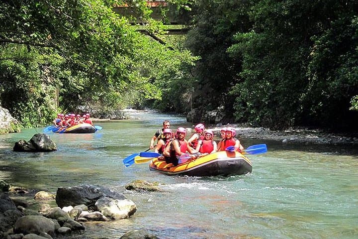 Conquer the Kelani: White Water Rafting in Kitulgala photo 3