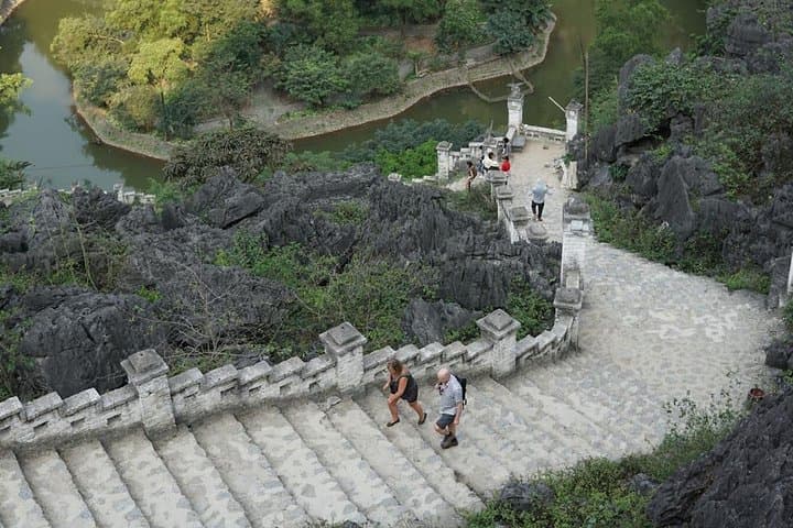 Luxury Full-Day Bai Dinh, Trang An & Mua Cave from Hanoi photo 3