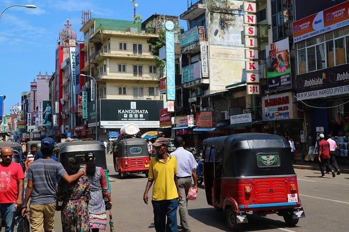 Half-Day Colombo City Drive — Galle Face, Pettah Market & Gangaramaya Temple photo 3