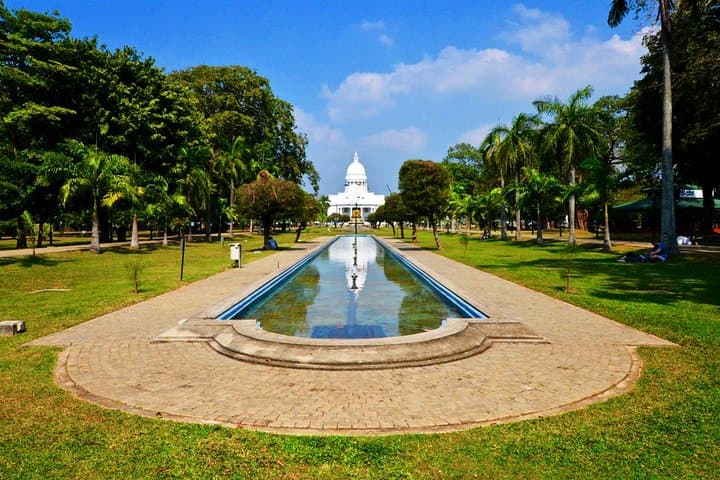 Half-Day Colombo City Drive — Galle Face, Pettah Market & Gangaramaya Temple photo 4