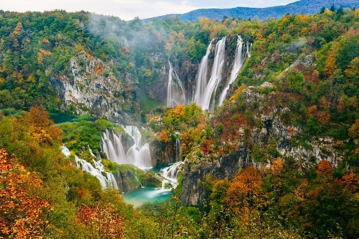 Private Day Trip to Plitvice Lakes from Ljubljana — Guide to the Lakes and Trails photo 3