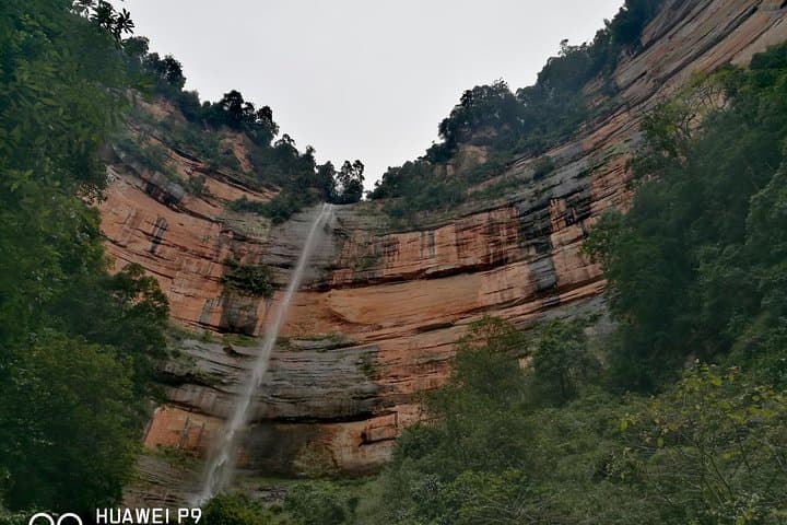 4-Day Guizhou Tour: Hailongtun Castle, Danxia Red Sandstone & Moutai Distillery photo 3