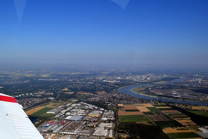 Private Sightseeing Flight Over Düsseldorf — One-Hour Scenic Air Tour