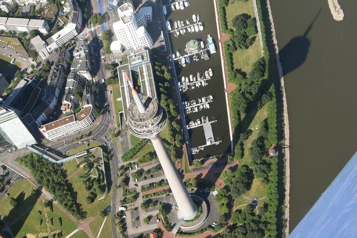 Private Sightseeing Flight Over Düsseldorf — One-Hour Scenic Air Tour photo 2