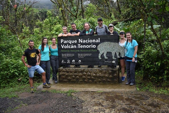 Rio Celeste & Tenorio Volcano: Full-Day Hike from La Fortuna