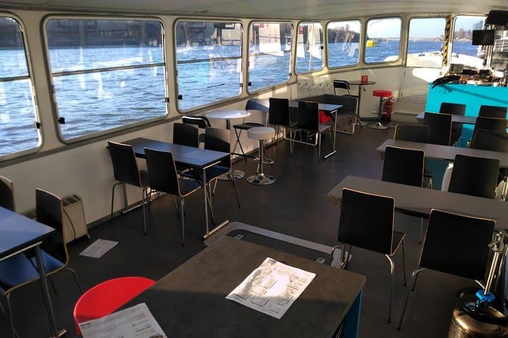 Budapest Private Boat Tour on the Danube — 1-Hour Private Boat Rental photo 3