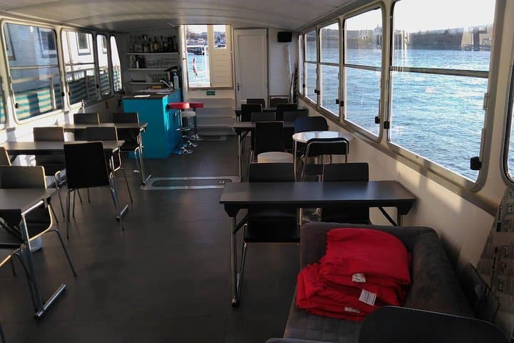 Budapest Private Boat Tour on the Danube — 1-Hour Private Boat Rental photo 5