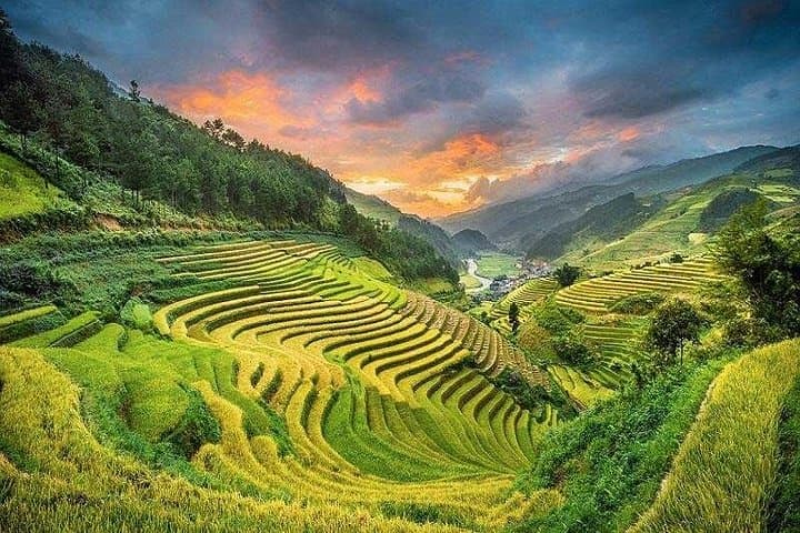 Halong Bay Cruise and Sapa Trekking: 4-Day Adventure from Hanoi photo 4