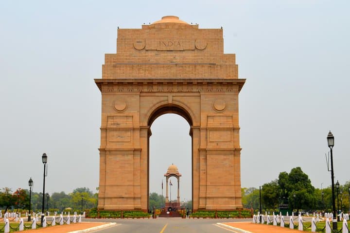 Classical Rajasthan Tour: Forts, Havelis & Desert Camel Safari (8-Day) photo 3