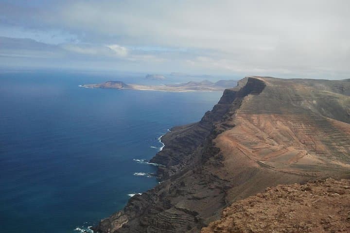 Northern Cliffs & Valleys Hiking Tour in Lanzarote — Haria, La Graciosa Views photo 4