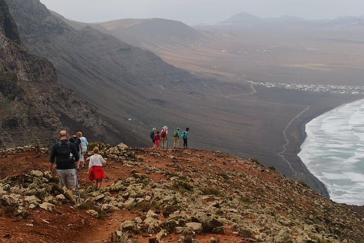 Northern Cliffs & Valleys Hiking Tour in Lanzarote — Haria, La Graciosa Views