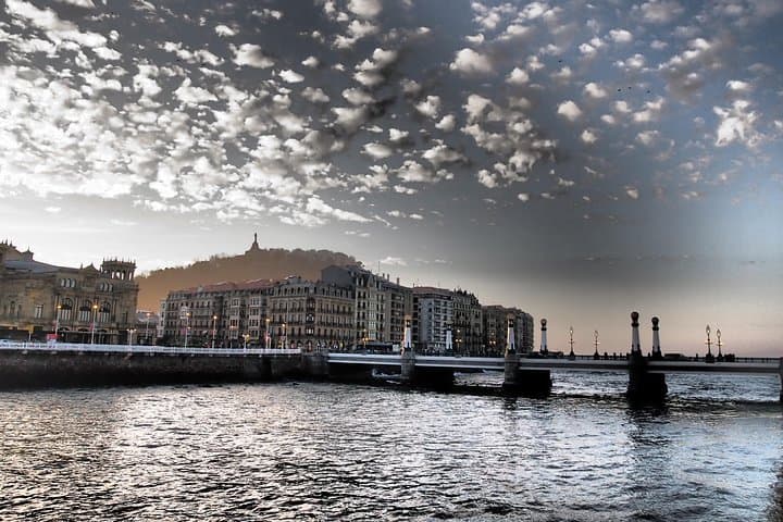 Explore San Sebastián: 3-Hour Private Highlights Walking Tour with Hotel Pickup photo 2