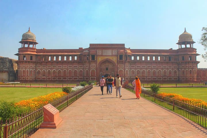 Private Full-Day Taj Mahal & Agra Fort Tour from Delhi (5-Star Lunch) photo 4