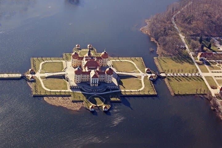 Private Plane Sightseeing Over Dresden with a Local Pilot