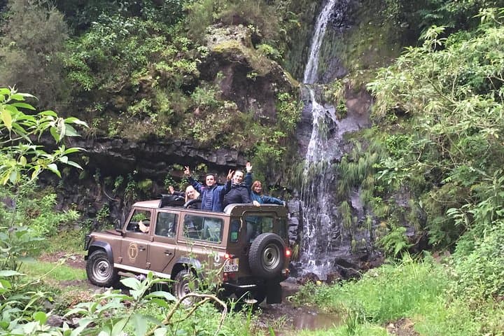 Madeira Skywalk & 4x4 Wine Tasting: Cabo Girão Cliffs to Vineyards photo 4