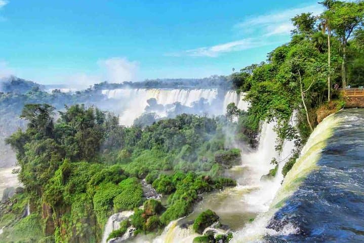 Iguazu Falls Full-Day Private Tour from Buenos Aires: Flights, Trails & Devil's Throat