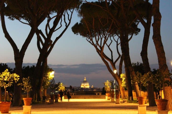 Rome Sunset to Starlight: Private Evening Tour of Illuminated Landmarks