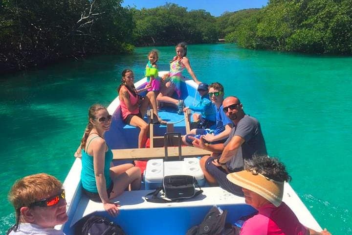 Roatán East Mangrove Tunnel Snorkel and Hole in the Wall Sightseeing photo 1