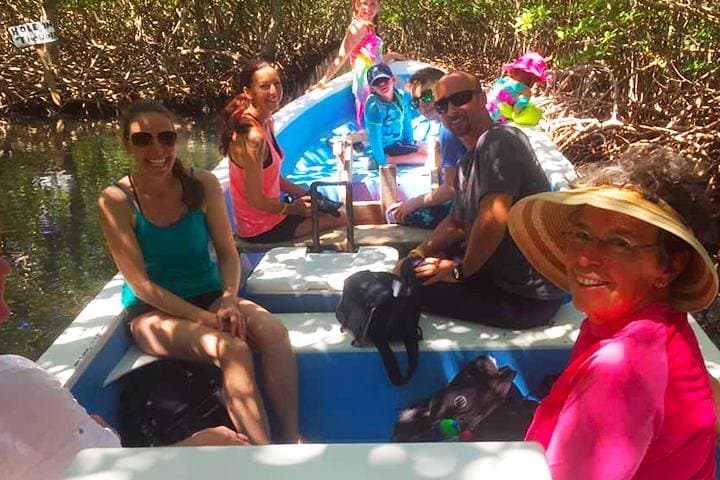Roatán East Mangrove Tunnel Snorkel and Hole in the Wall Sightseeing photo 4