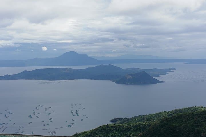 Tagaytay Highlands & Taal Volcano Boat Tour: Day Trip from Manila