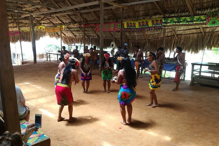 Emberá Village Waterfall Hike and Cultural Visit from Panama City