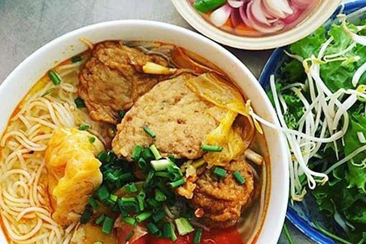 Hoi An Morning Food Tour: Old Town Eats and Cultural Walk photo 2