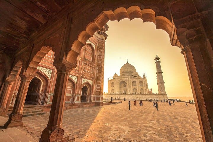 Same-Day Taj Mahal Tour from Bangalore: Flights, Agra Fort & Private Guide photo 5