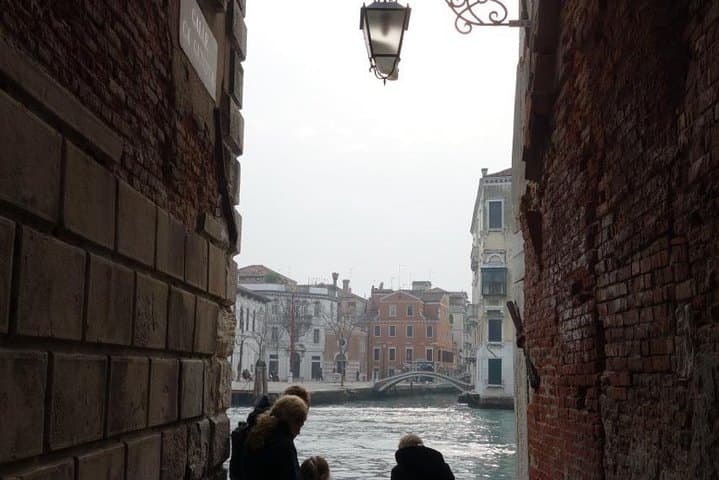Private Venice Walking Tour: Discover Authentic Canals, Markets & Cicchetti photo 4