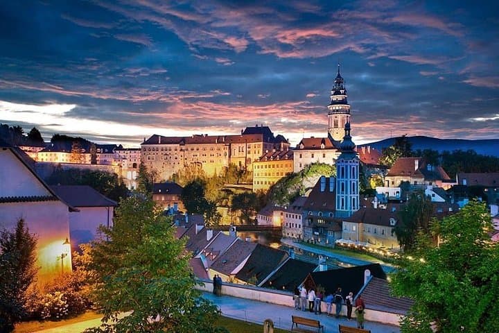 Prague to Vienna Private Transfer with 2-Hour Stop in Český Krumlov