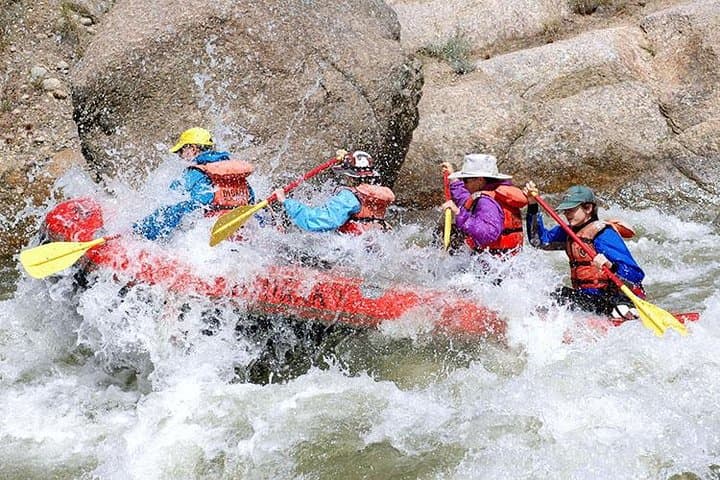 Conquer the Kelani: White Water Rafting in Kitulgala photo 6