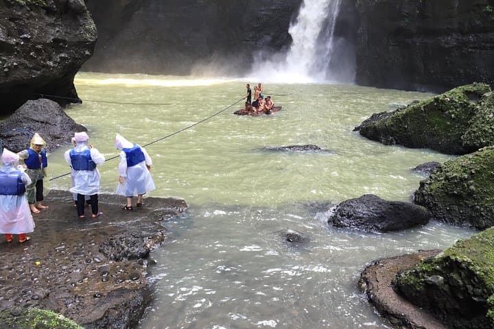 Pagsanjan Falls & Lake Yambo: Raft the Rapids, Swim Behind the Waterfall (From Manila) photo 5