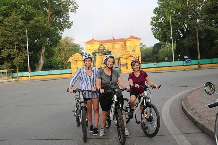 Hanoi Bicycle Tour: Backstreets, Train Street & Long Bien Bridge