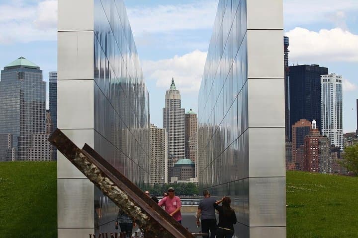 VIP Ground Zero 9/11 Memorial Walking Tour — Wall Street & Battery Park Highlights photo 6